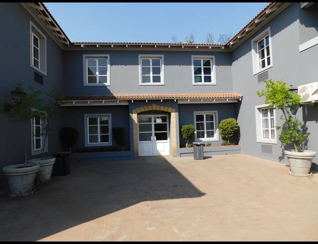 375M² OFFICE TO LET IN HYDE PARK